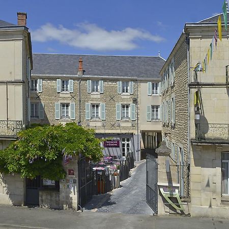 Logis Hotel-Restaurant Le Fontarabie Fontenay-le-Comte Exterior foto